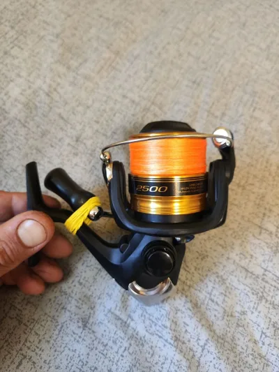 Котушка Shimano FX 2500 (нова, з намотаним шнуром Gosen #0.4 PE)