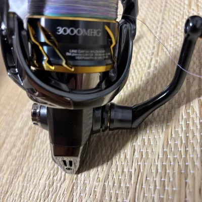 Котушка Shimano 20 Twin Power 3000MHG (зі шнуром Duel Hardcore)