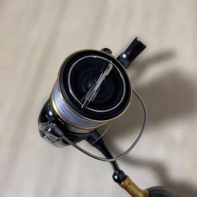 Котушка Shimano 20 Twin Power 3000MHG (зі шнуром Duel Hardcore)