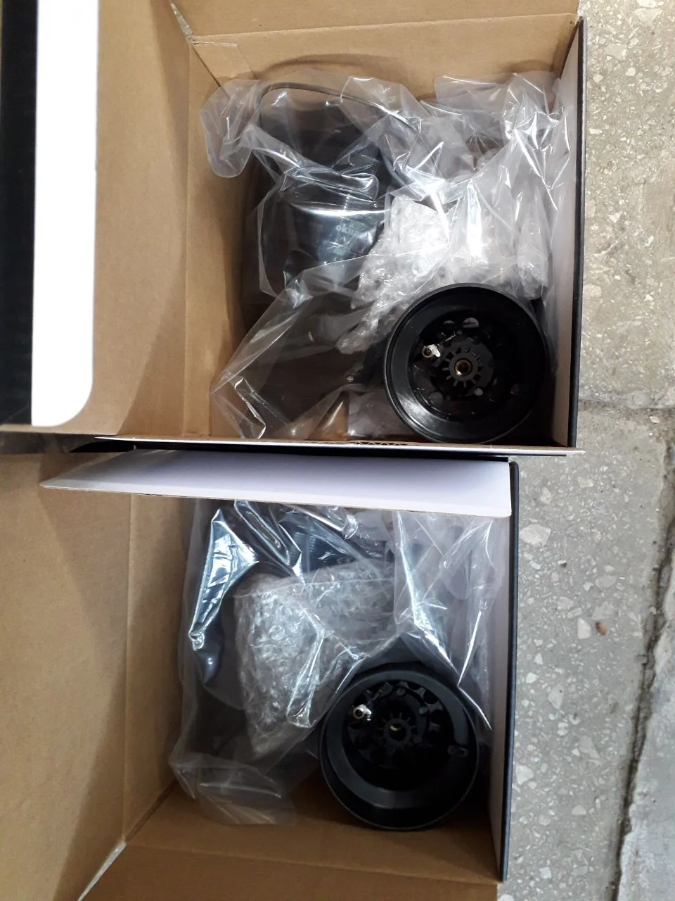 Набір: коропово-фідерні вудилища Brain Apex Double 4.50м 250г (2 шт.) та котушки Okuma Custom Black CB60 (2 шт.)