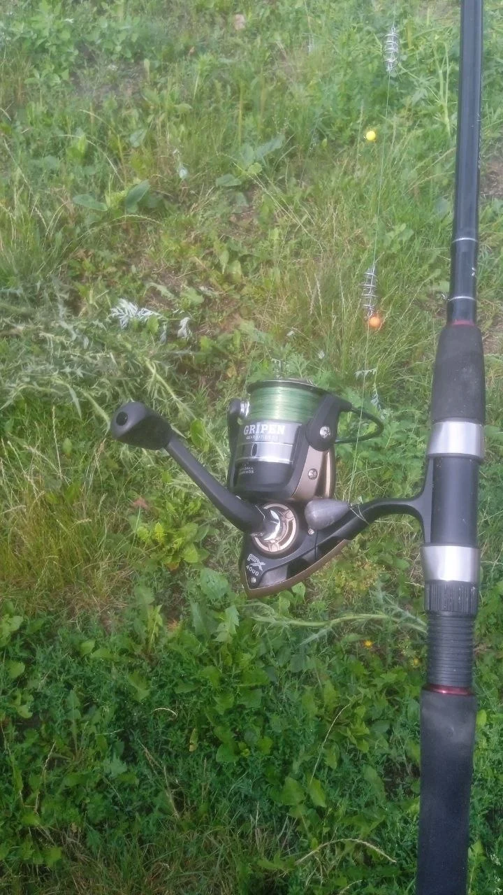Фідерний комплект: фідер Daiwa Black Widow (3.30м, 100г) та котушка 4000 (б/в)
