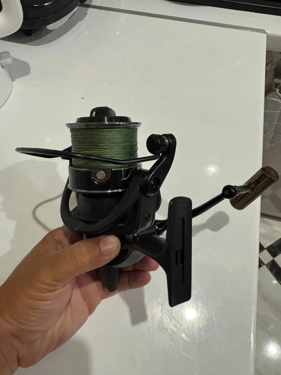 Коропова котушка Okuma INC-6000 (з жилкою та шок-лідером, одна тестова рибалка)