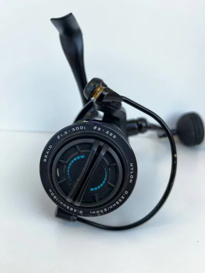 Котушка Favorite X1 SW 4000HG (морська версія, б/в, зі шнуром)