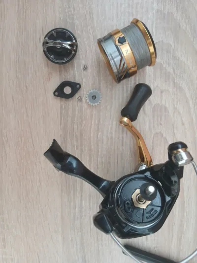 Котушка Shimano Nasci C2000S на запчастини або на відновлення