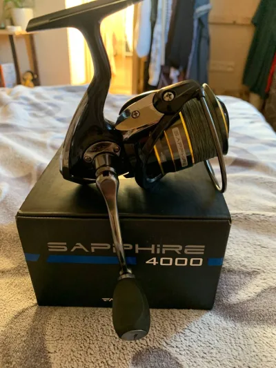 Котушка Favorite Sapphire 4000