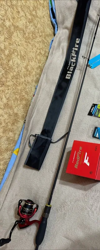 Спінінговий комплект: спінінг Flagman BlackFire Solid 70SUL (2.13м, 0.5-5г) + котушка Flagman RedFire 2000S (зі шнуром Azura Kinetik)