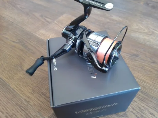 Спінінгова котушка Shimano 23 Vanquish 2500S (шнур Gosen #0.3)