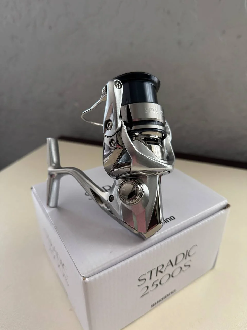 Котушка Shimano Stradic19 2500S