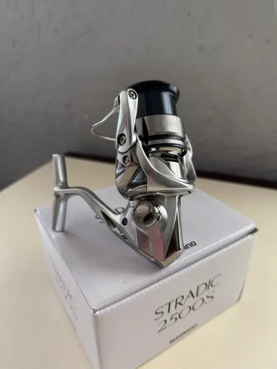 Котушка Shimano Stradic19 2500S