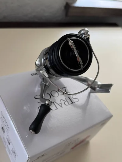 Котушка Shimano Stradic19 2500S