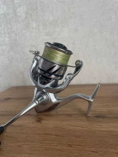 Котушка Shimano Stradic 4000 зі шнуром Bon Rush