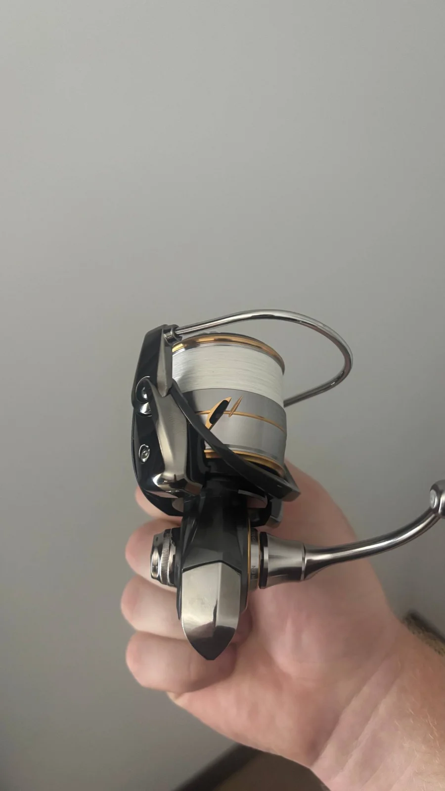 Котушка Daiwa Luvias 20 FC 2500S