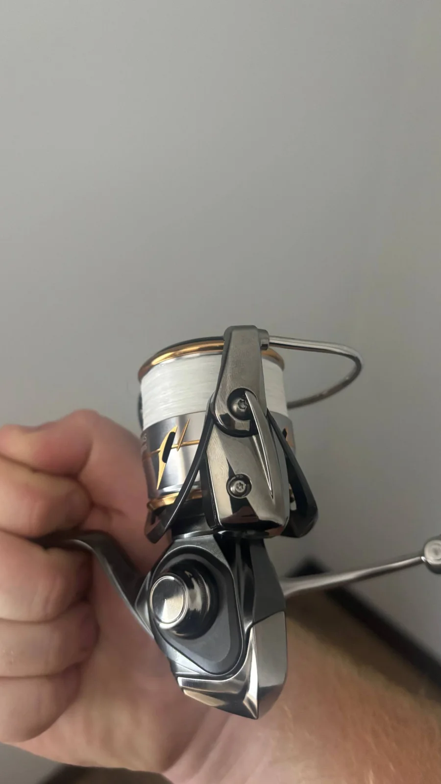 Котушка Daiwa Luvias 20 FC 2500S