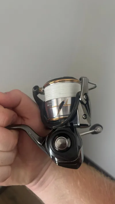 Котушка Daiwa Luvias 20 FC 2500S