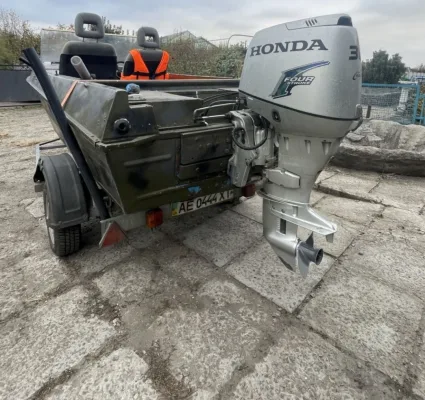 Човен Крим Honda BF30 4-тактний