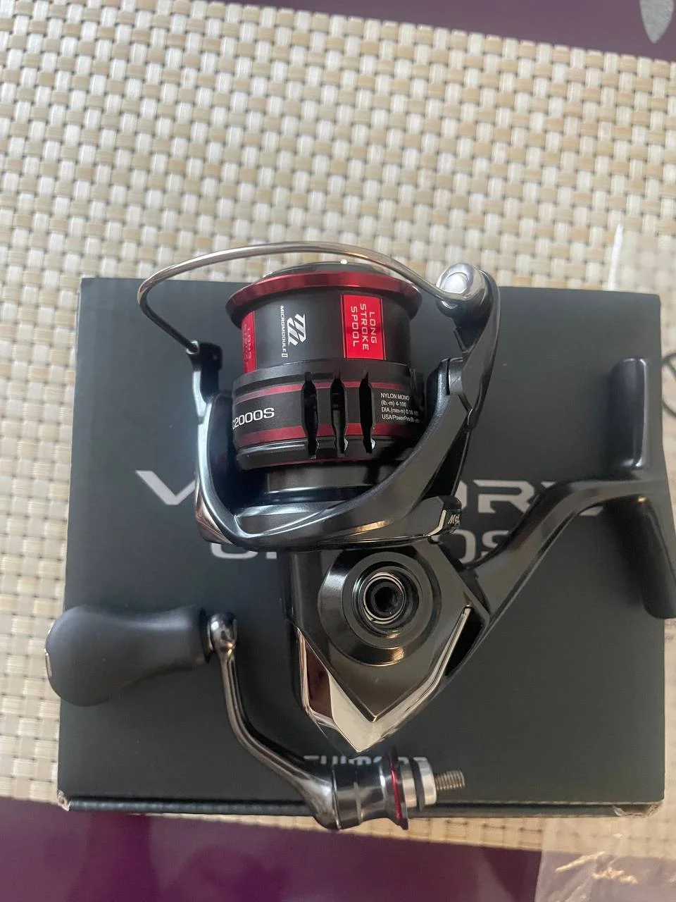 Котушка Shimano Vanford 20 C2000S