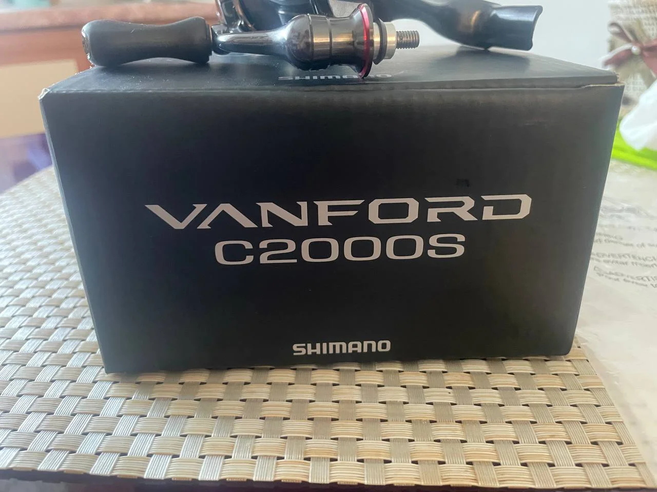 Котушка Shimano Vanford 20 C2000S