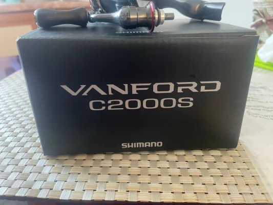 Котушка Shimano Vanford 20 C2000S