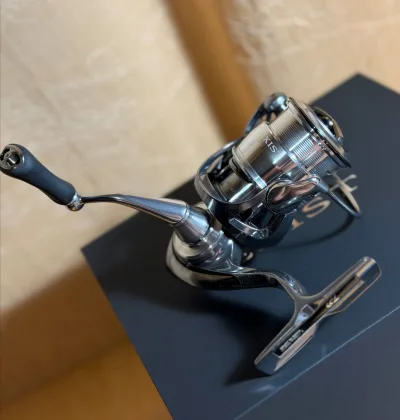 Котушка Daiwa 22 Exist SF2000SS-P