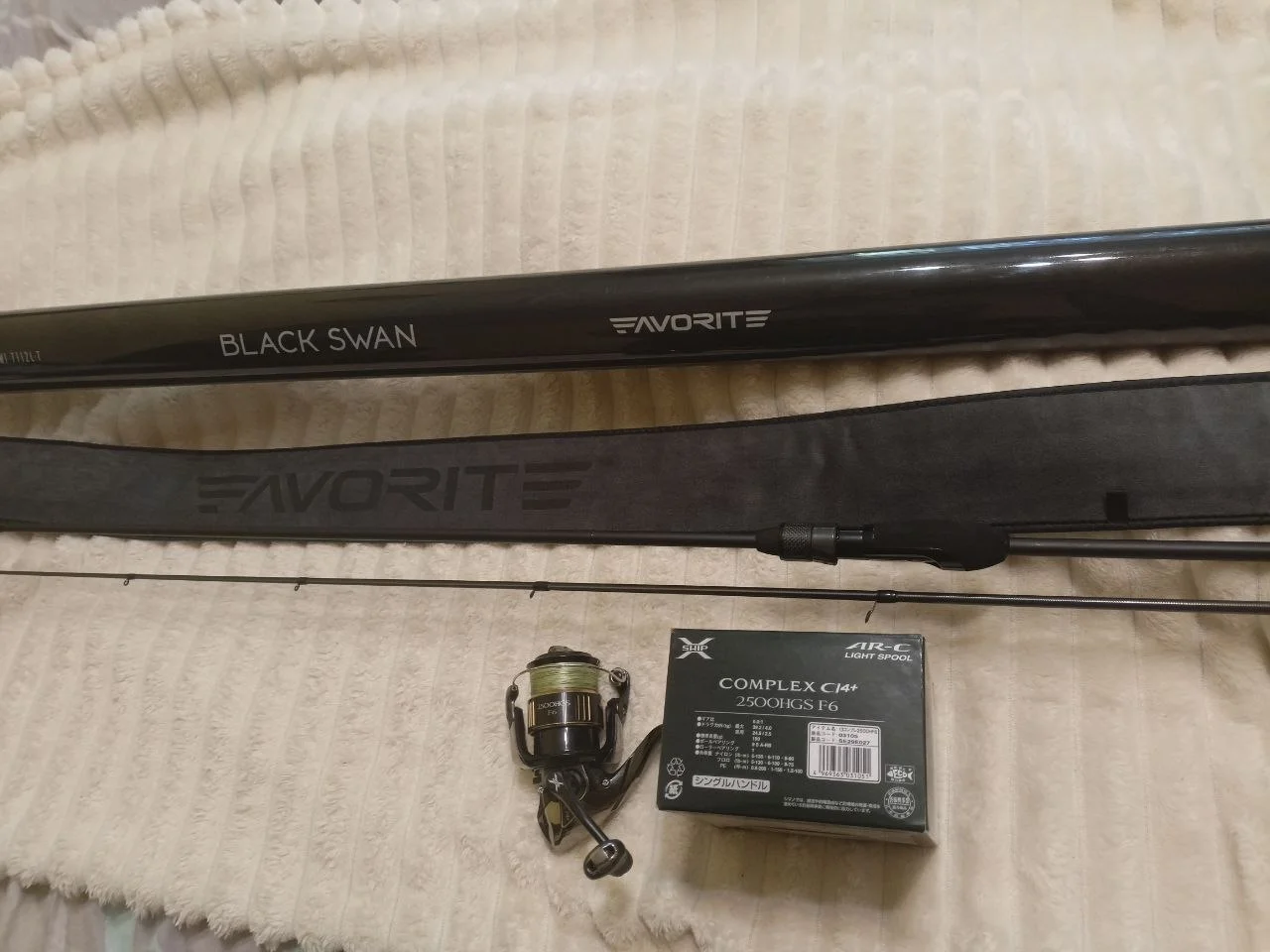 Комплект Favorite Black Swan 7112 2-10г Shimano Complex 2500 HD