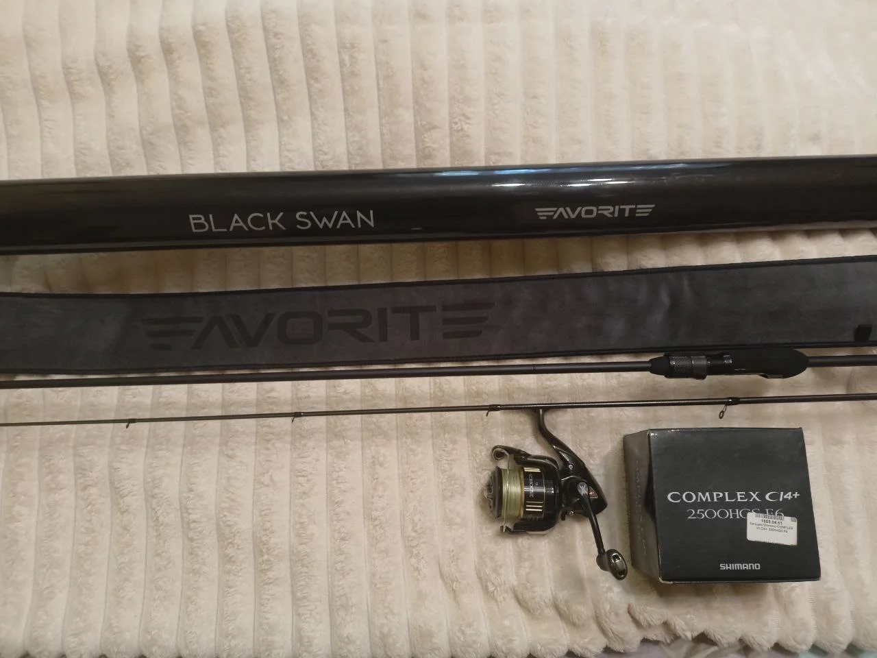 Комплект Favorite Black Swan 7112 2-10г Shimano Complex 2500 HD