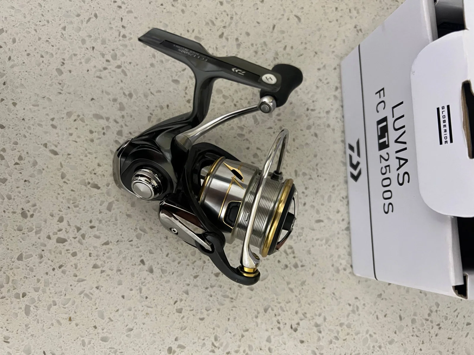 Котушка Daiwa Luvias 20 FC2500S