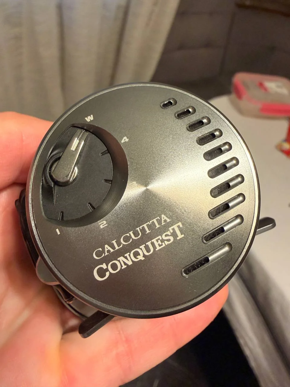 Котушка Shimano Calcutta Conquest DC 200