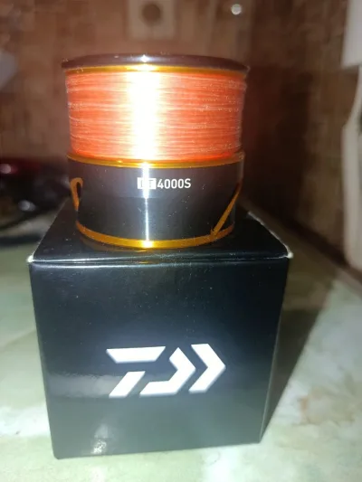 Шпуля Daiwa 4000S зі шнуром Favorite Smart X8