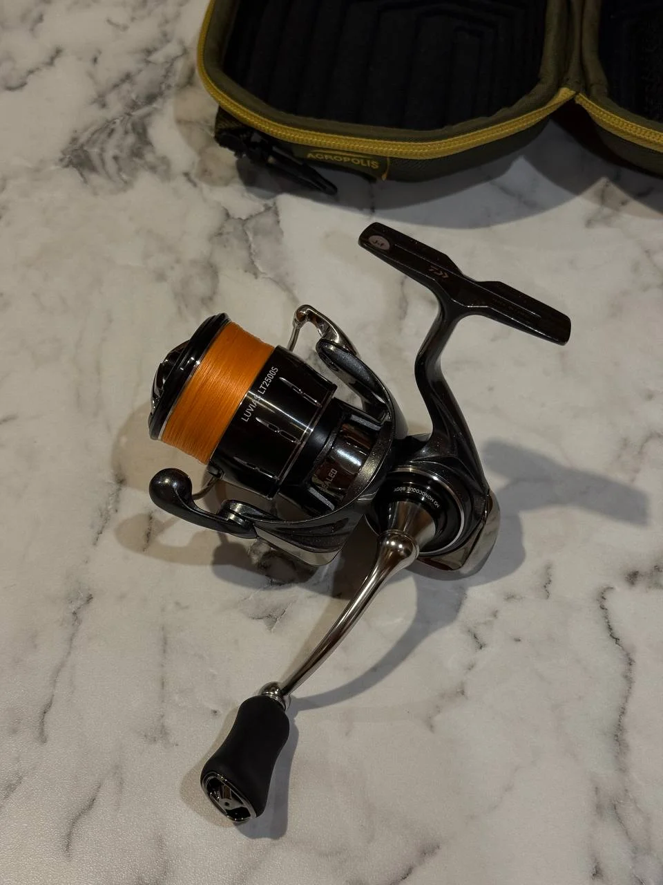 Котушка Daiwa Luvias 2500S