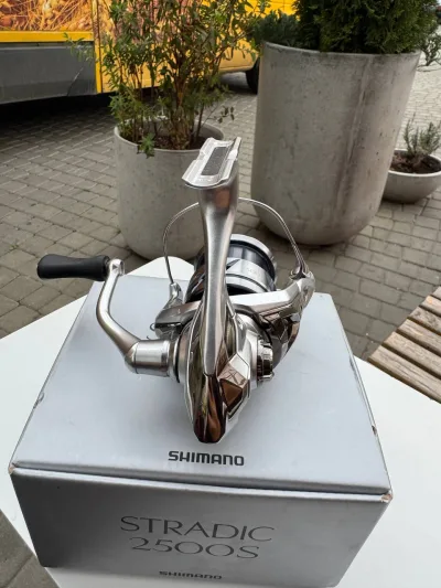 Котушка Shimano Stradic 23 2500S