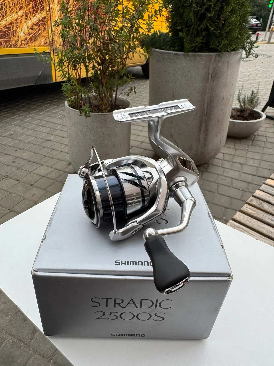 Котушка Shimano Stradic 23 2500S
