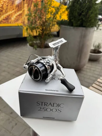 Котушка Shimano Stradic 23 2500S