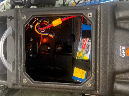 Кораблик Rift-X Profi для завозу прикормки