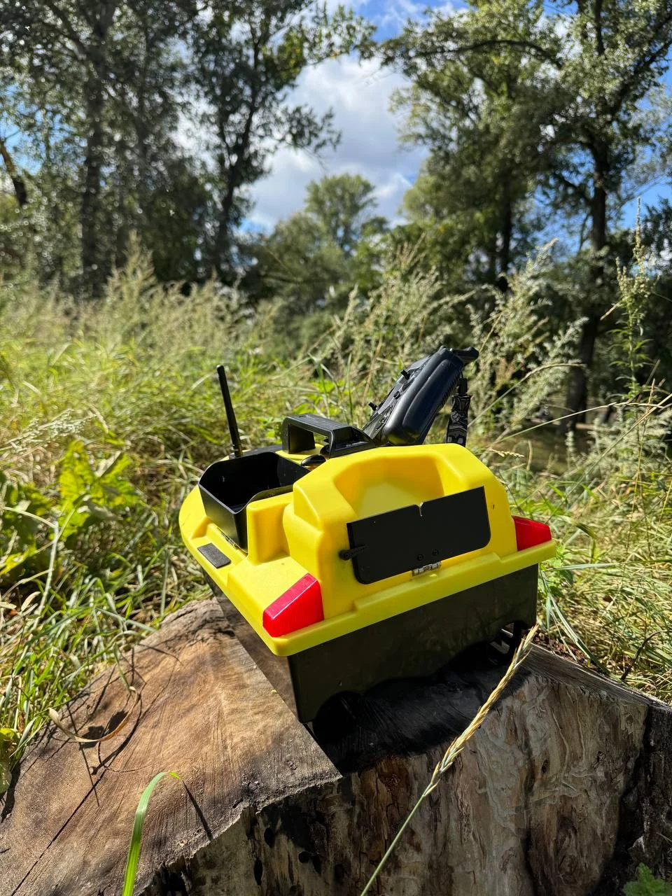 Прикормочний кораблик Flytec V020 GPS автопілот