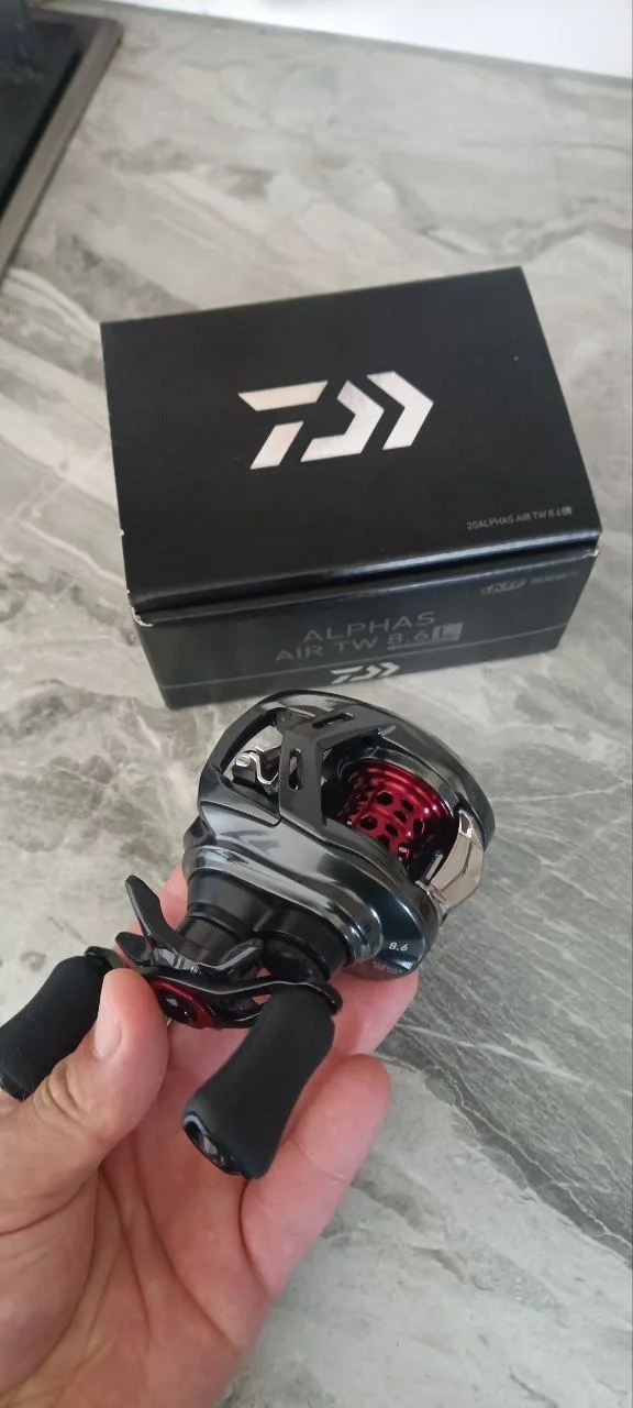 Мультиплікаторна котушка Daiwa Alphas Air 2020 Left (нова)