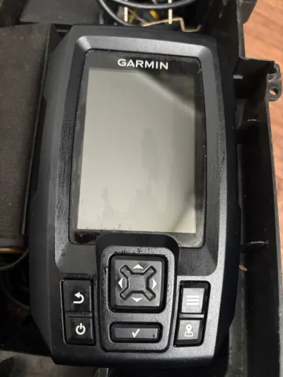 Ехолот Garmin Striker 4 (комплект з кейсом та акумулятором)