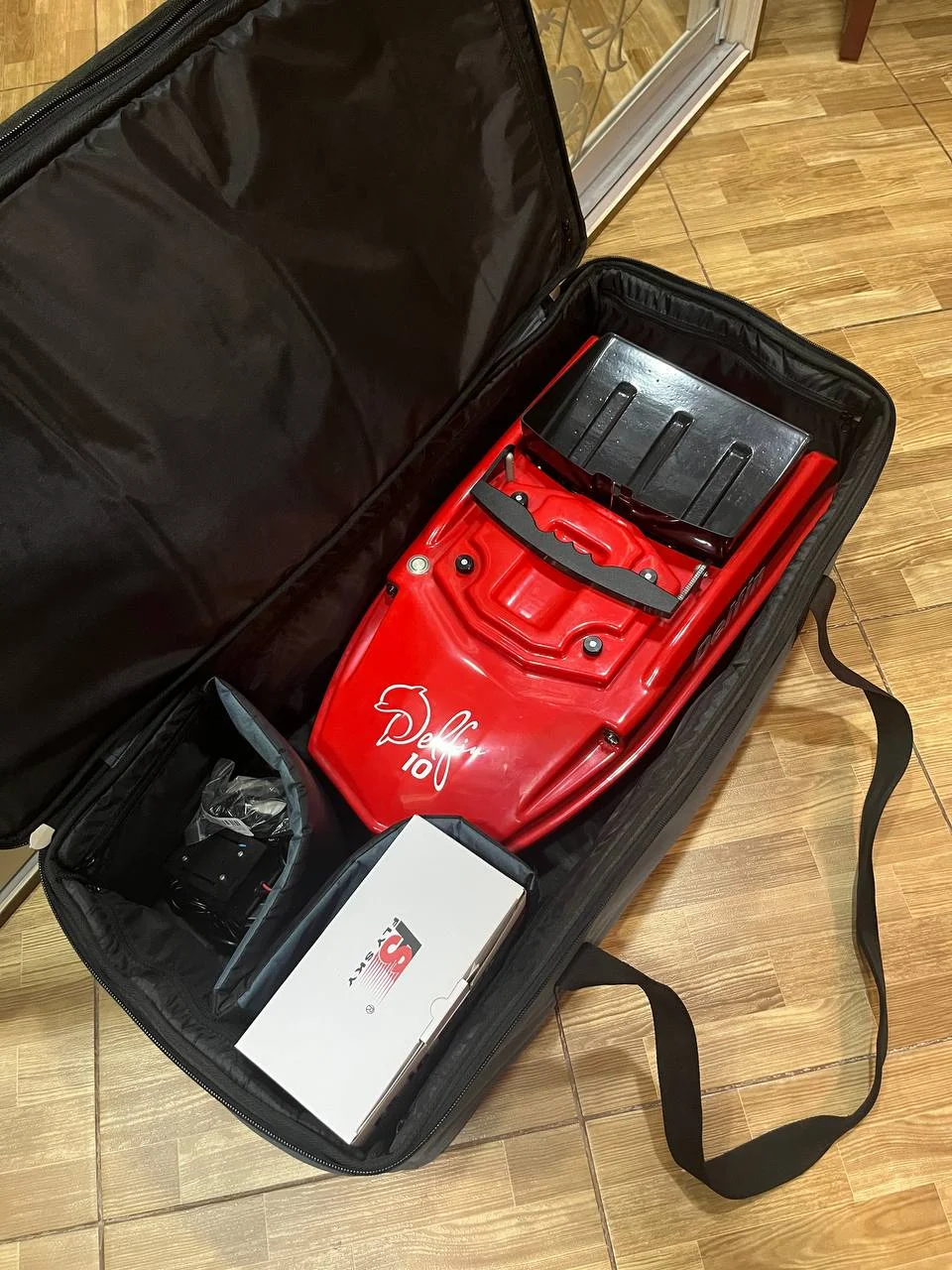 Кораблик Dolphin Twin GPS 33-9+1