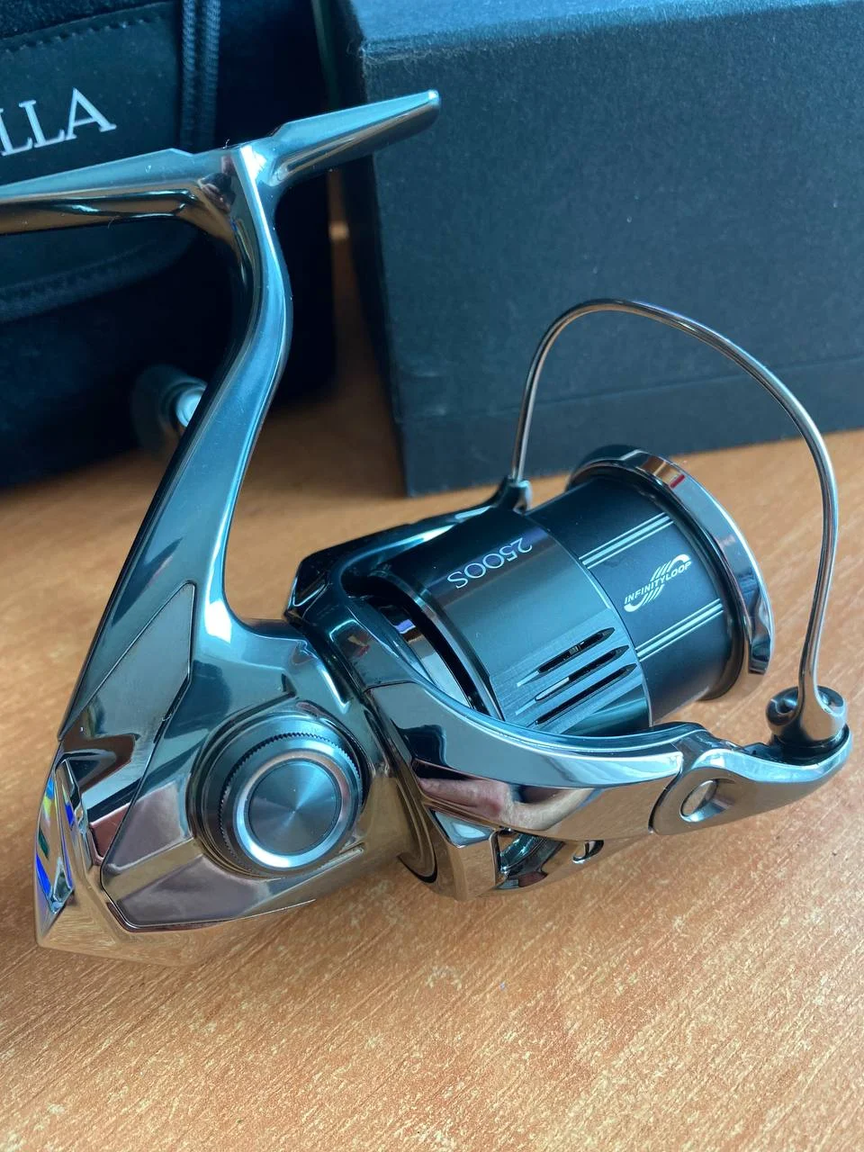 Котушка Shimano Stella 2500S