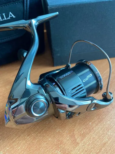 Котушка Shimano Stella 2500S