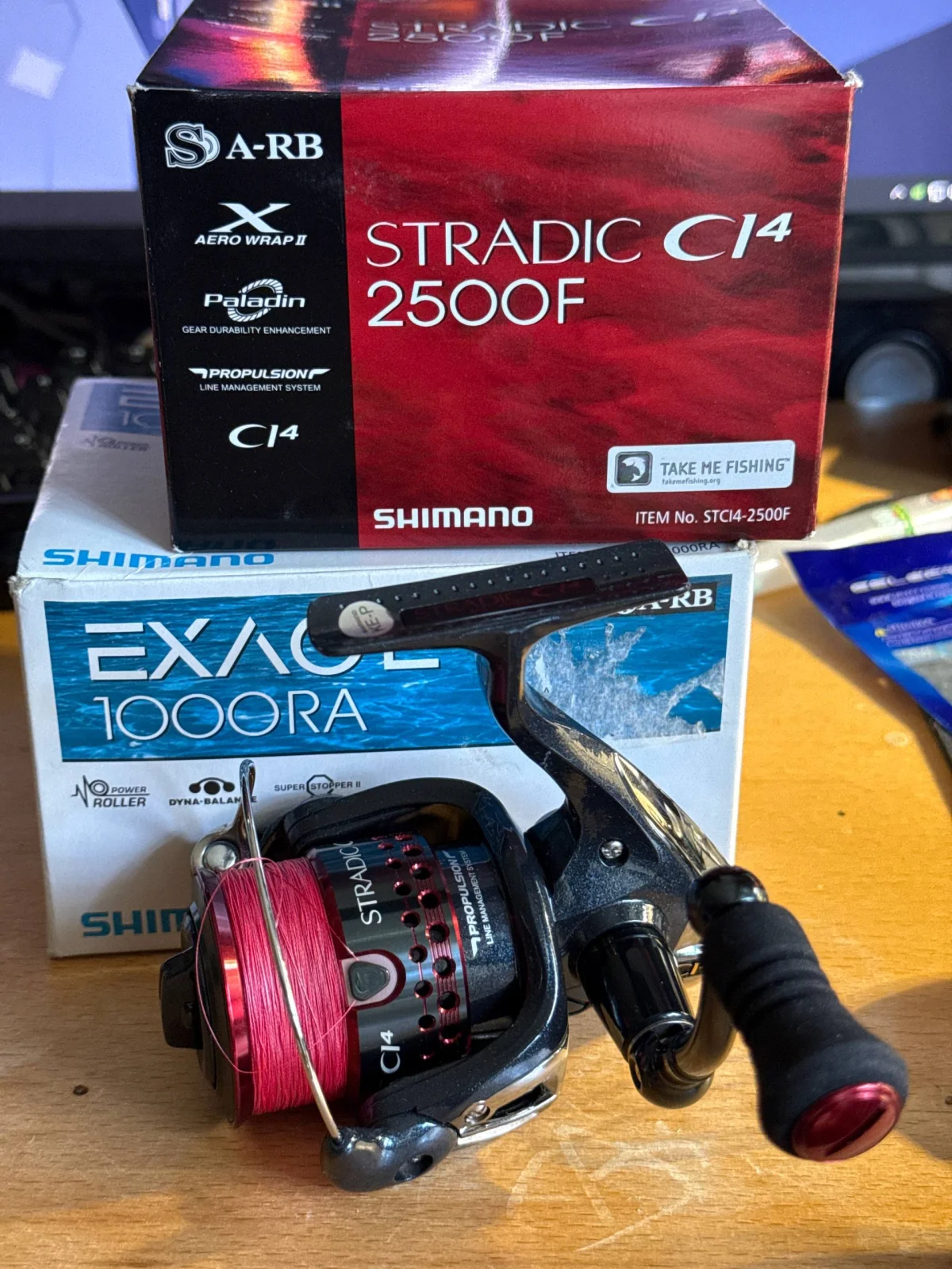 Котушка Shimano Stradic 2500F