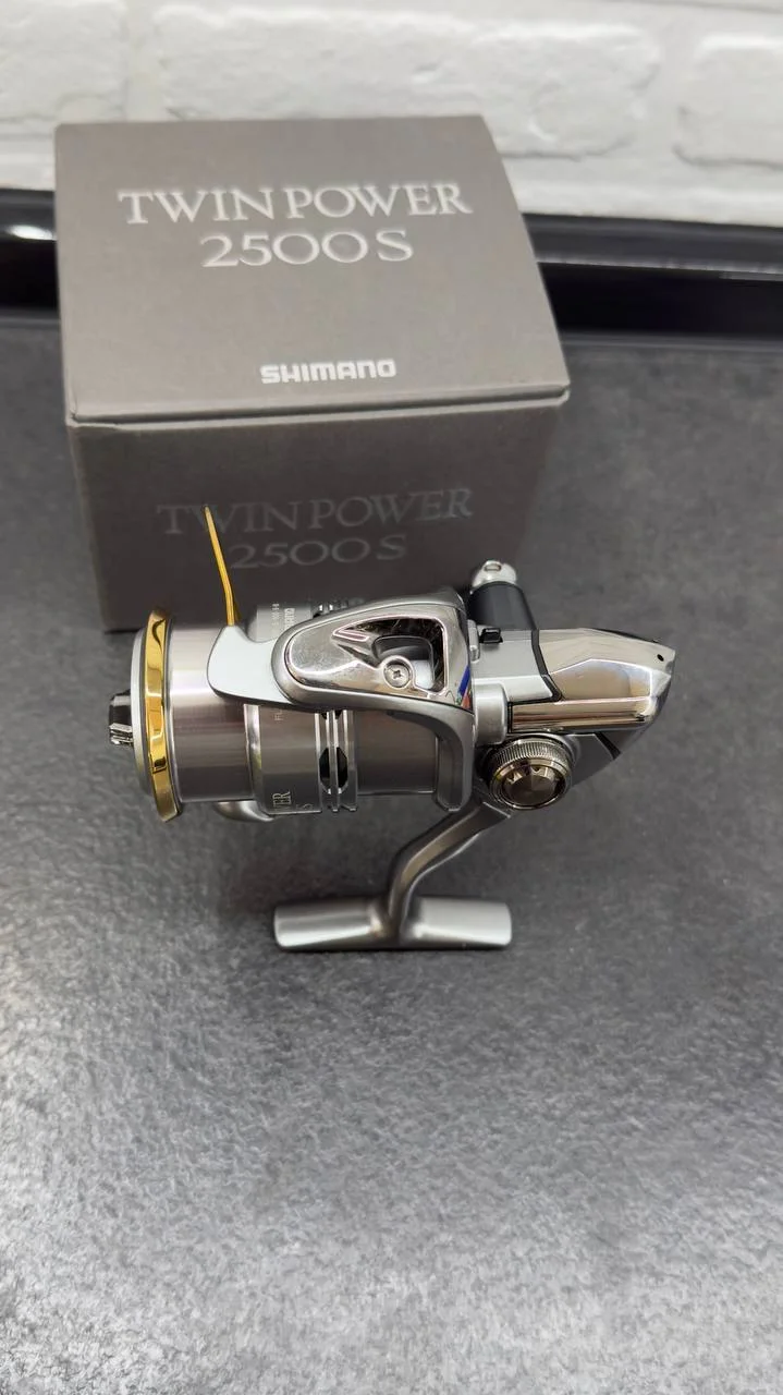 Котушка Shimano 11 Twin Power 2500S (капсула часу)