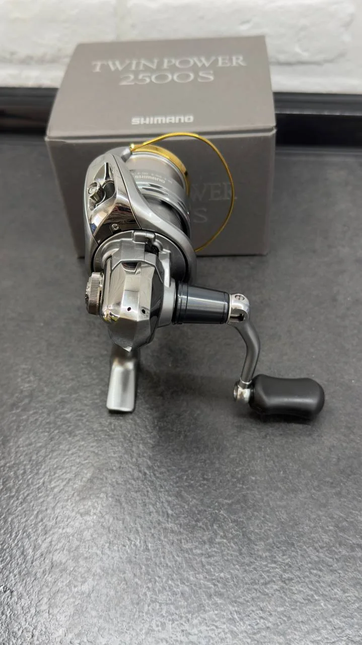 Котушка Shimano 11 Twin Power 2500S (капсула часу)