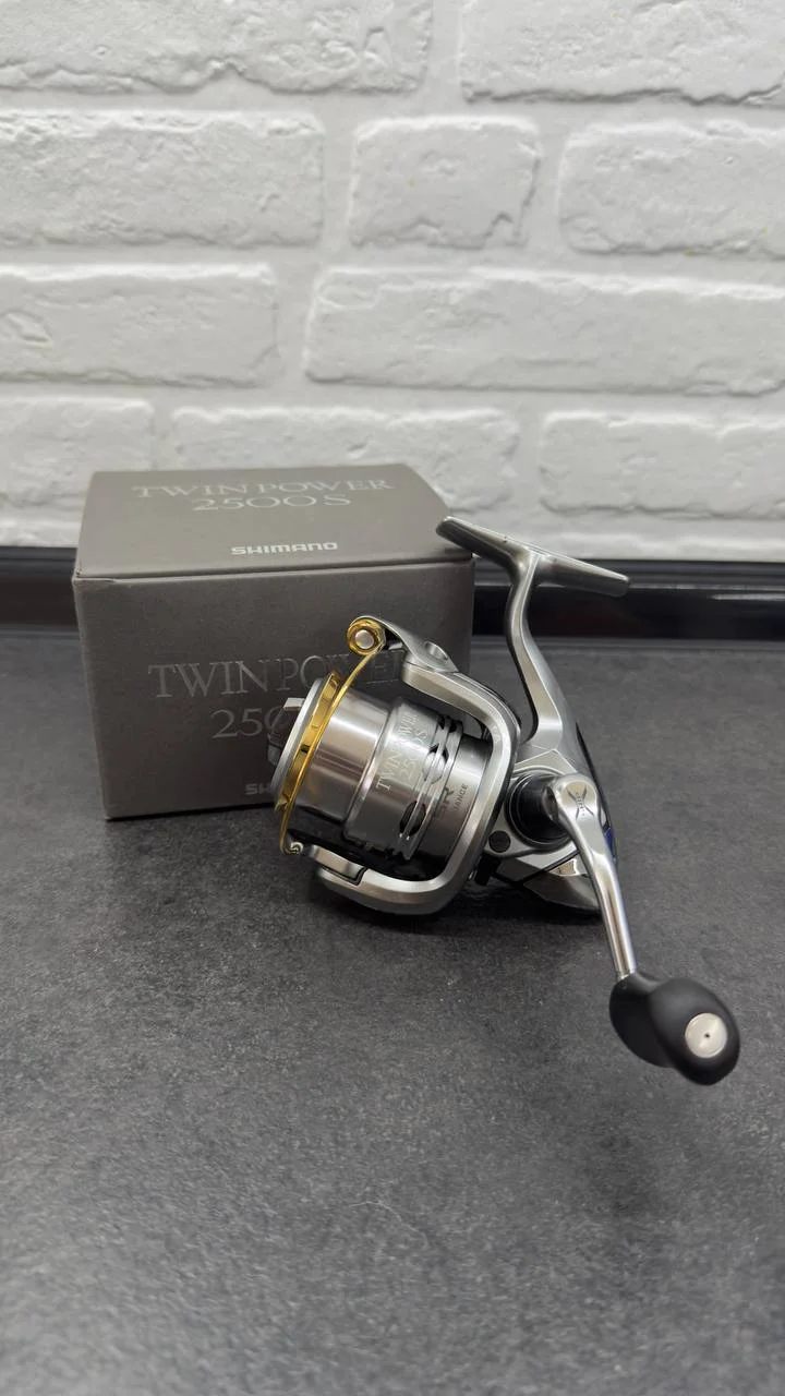 Котушка Shimano 11 Twin Power 2500S (капсула часу)